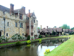 hever_castle_tudorhuisjes