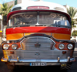 typische_malta_bus