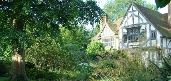 brittannie_cottage_garden